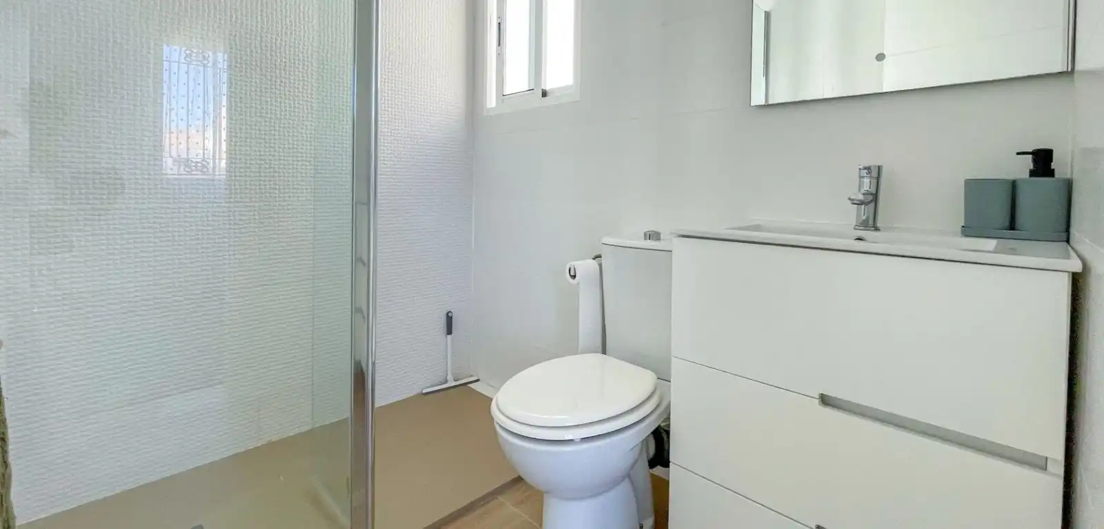 Reihenhaus mit Pool zum Verkauf in N/A, imagen 17