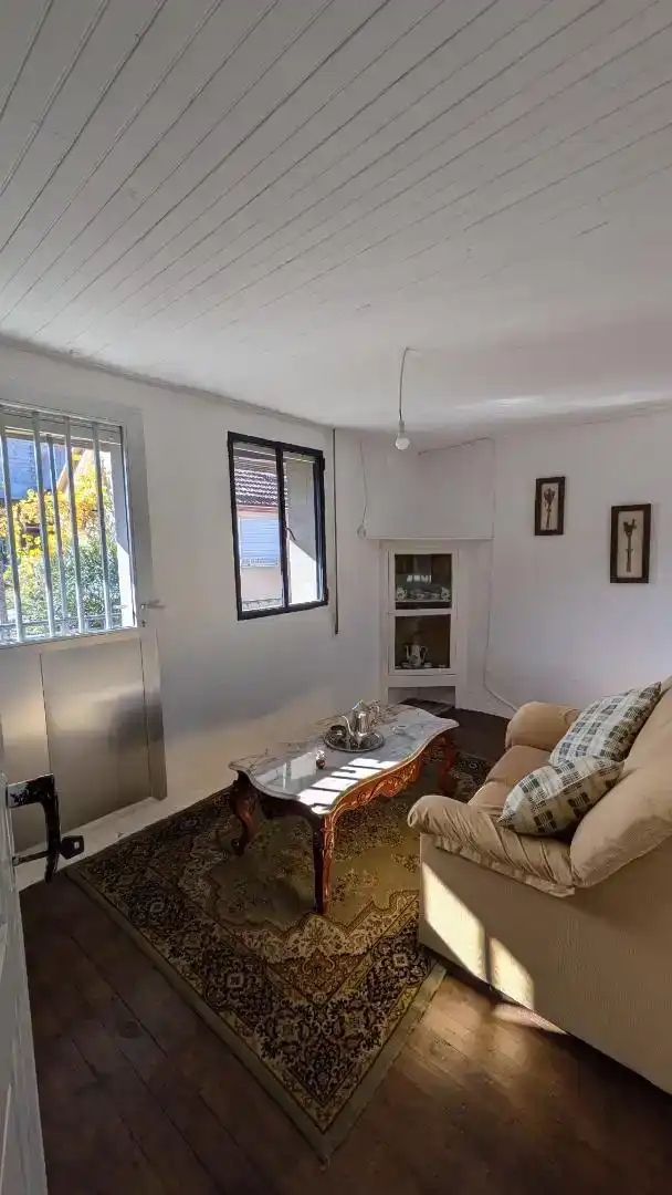 Sala d'estar de Casa adosada en venda en Calvos de Randín amb Moblat i Balcó
