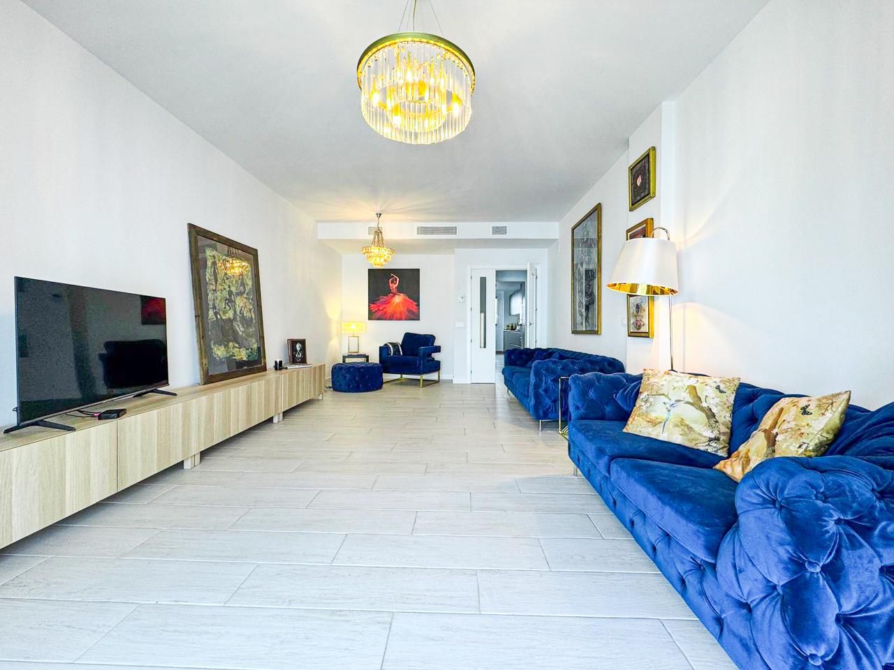 Sala d'estar de Apartament en venda en Estepona amb Aire condicionat, Calefacció i Jardí privat