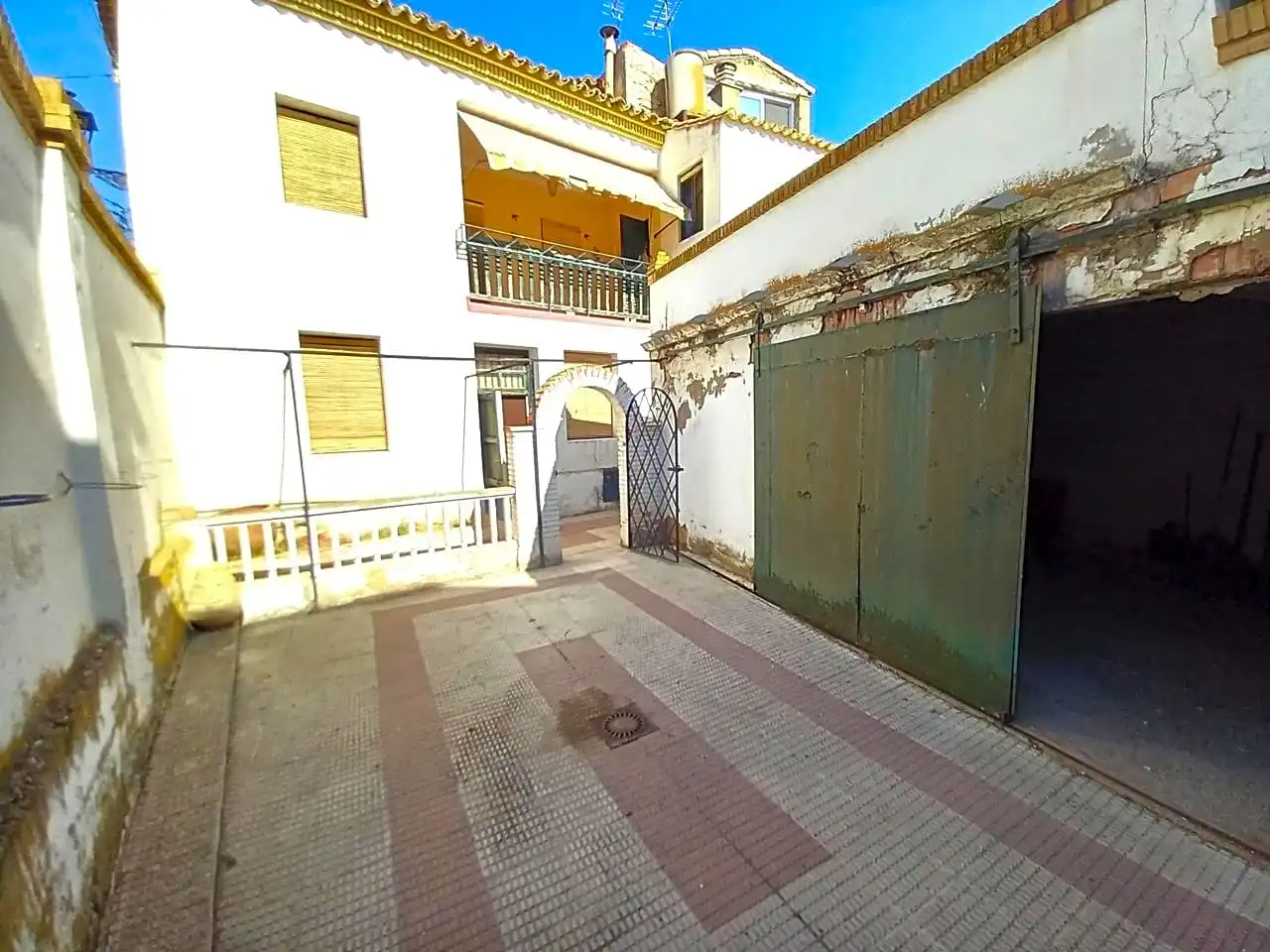 Vista exterior de Casa o xalet en venda en Gelsa amb Calefacció, Jardí privat i Terrassa