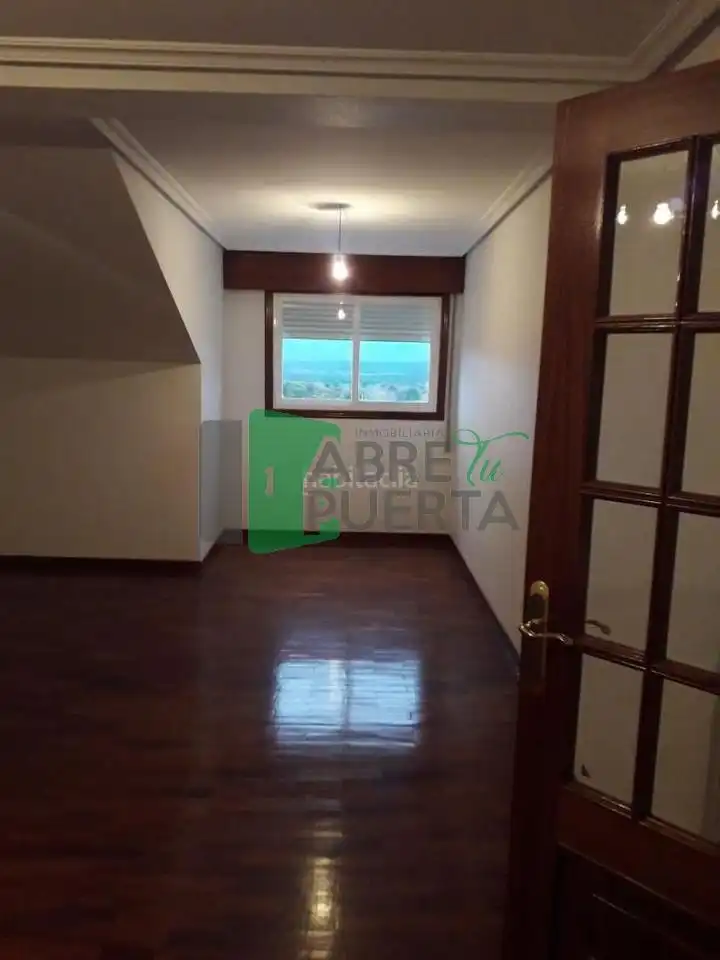 Habitación de Ático en venta en Maceda con Calefacción, Parquet y Trastero