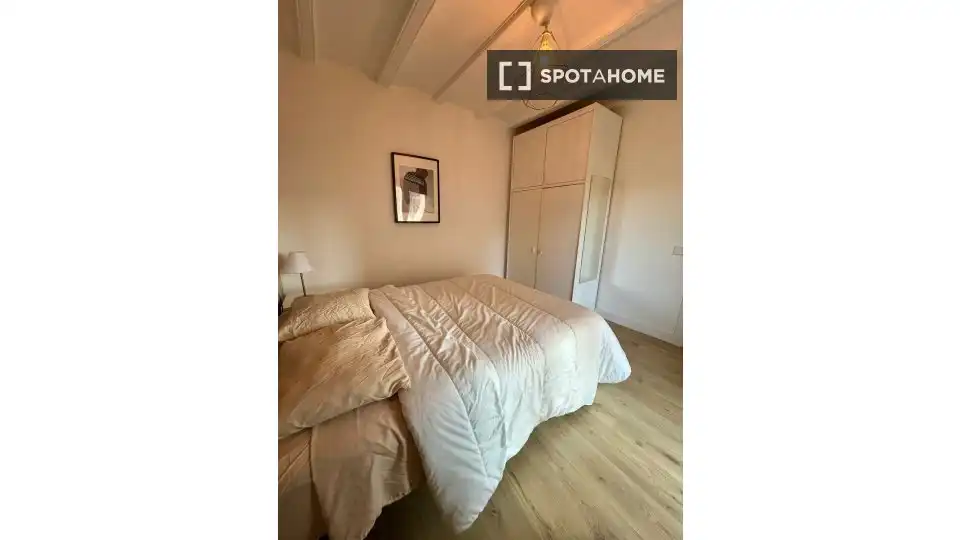 Habitación de Piso de alquiler en Barcelona con Aire acondicionado, Calefacción y Amueblado