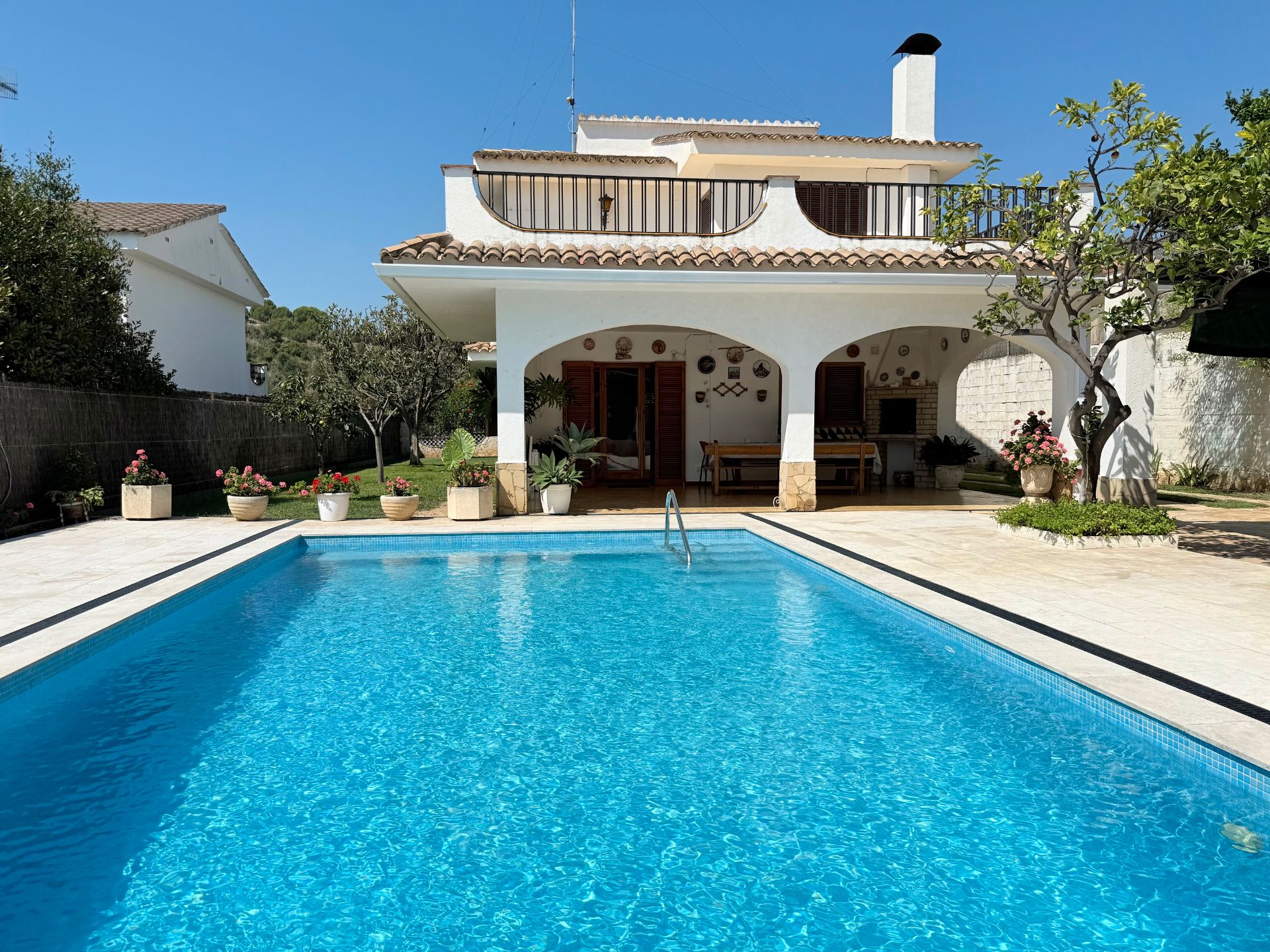Swimming pool of House or chalet for sale in Arenys de Mar  with Air Conditioner, Heating and Private garden