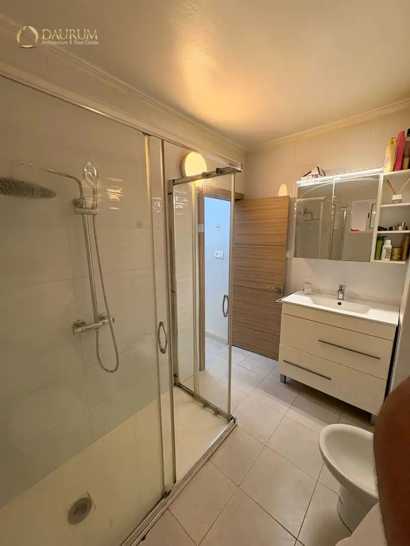 Baño de Piso en venta en Tavernes de la Valldigna con Terraza y Amueblado