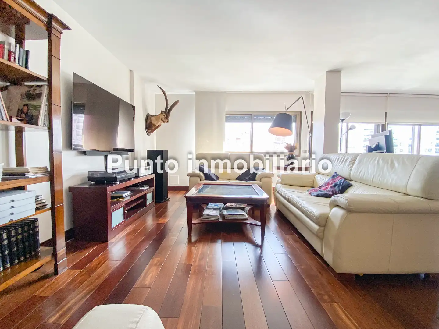 Sala de estar de Piso en venta en Valladolid con Aire acondicionado, Calefacción y Parquet