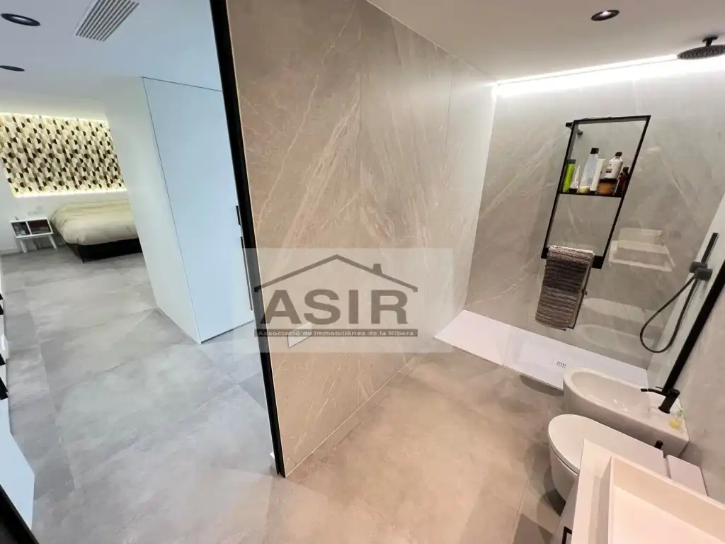 Bathroom of Houses for sale in Algemesí  with Air Conditioner and Swimming Pool