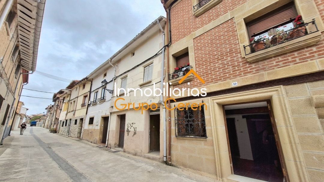 Vista exterior de Casa o xalet en venda en Grañón amb Calefacció, Jardí privat i Traster