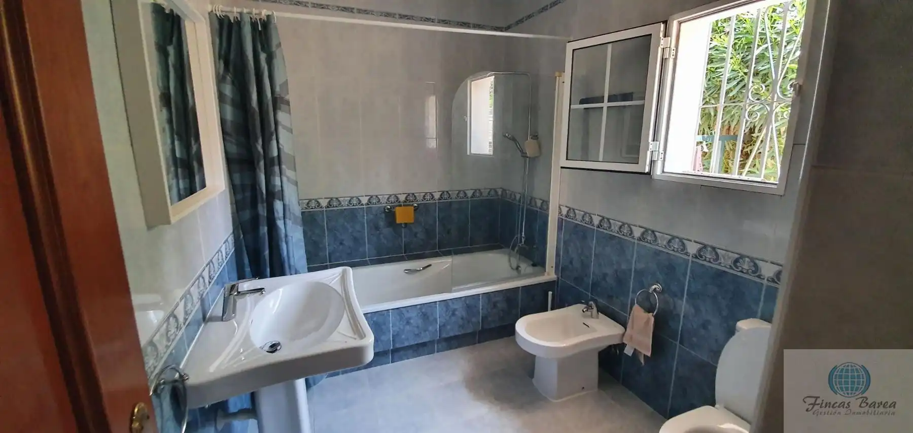 Bany de Casa o xalet de lloguer en Mijas amb Terrassa i Piscina