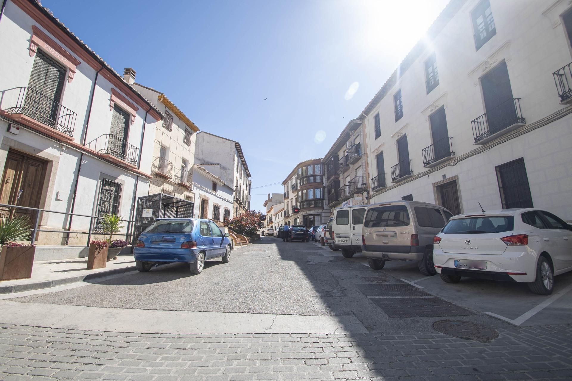 Vista exterior de Casa adosada en venda en Íllora amb Jardí privat, Terrassa i Traster