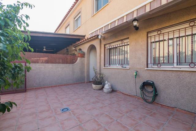 Casa-chalet en Venta en  CERVANTES en Centro