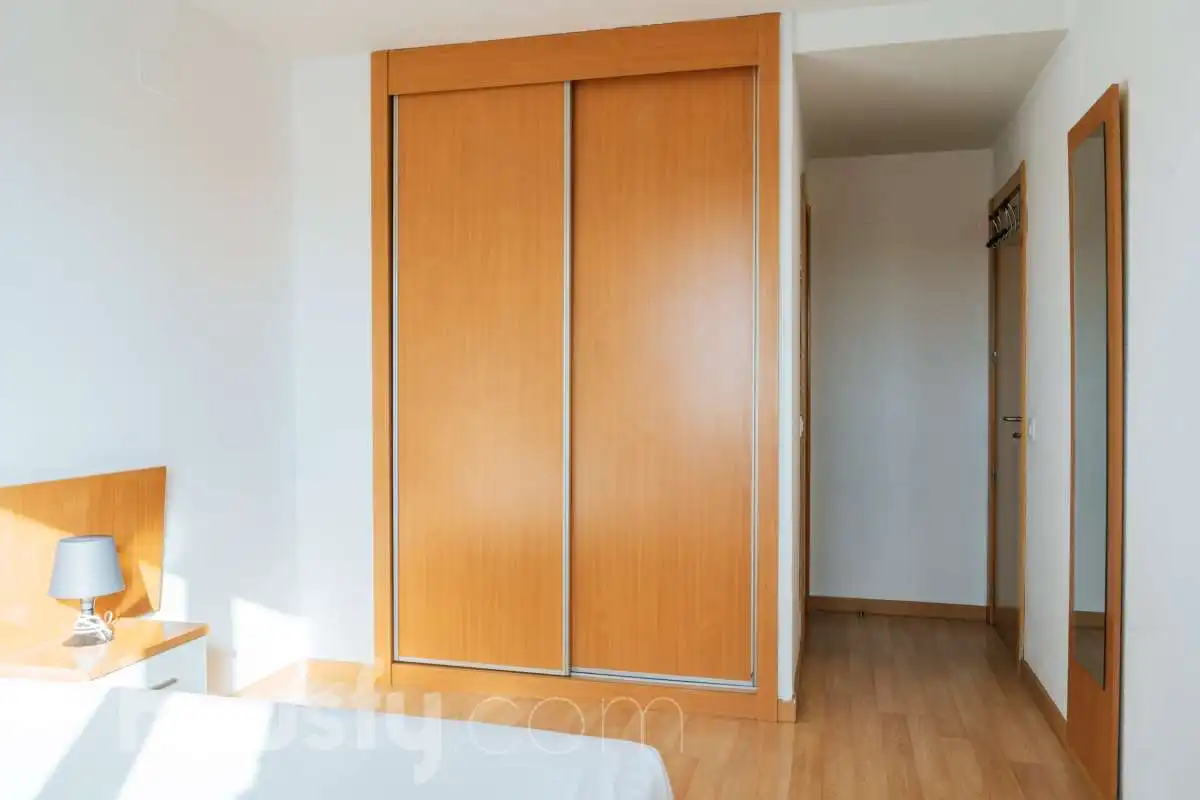 Habitación de Piso de alquiler en Valdemoro con Parquet y Amueblado