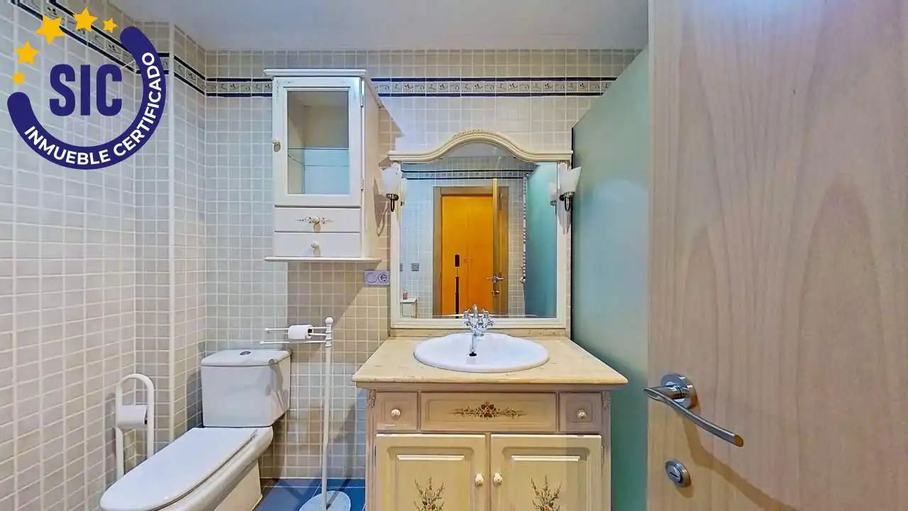 Badezimmer von Haus oder Chalet zur Miete in Chiva mit Heizung und Terrasse