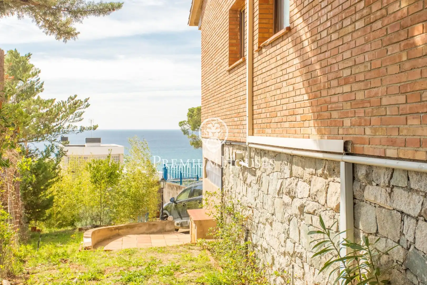Vista exterior de Casa o xalet en venda en Arenys de Mar amb Calefacció, Jardí privat i Terrassa