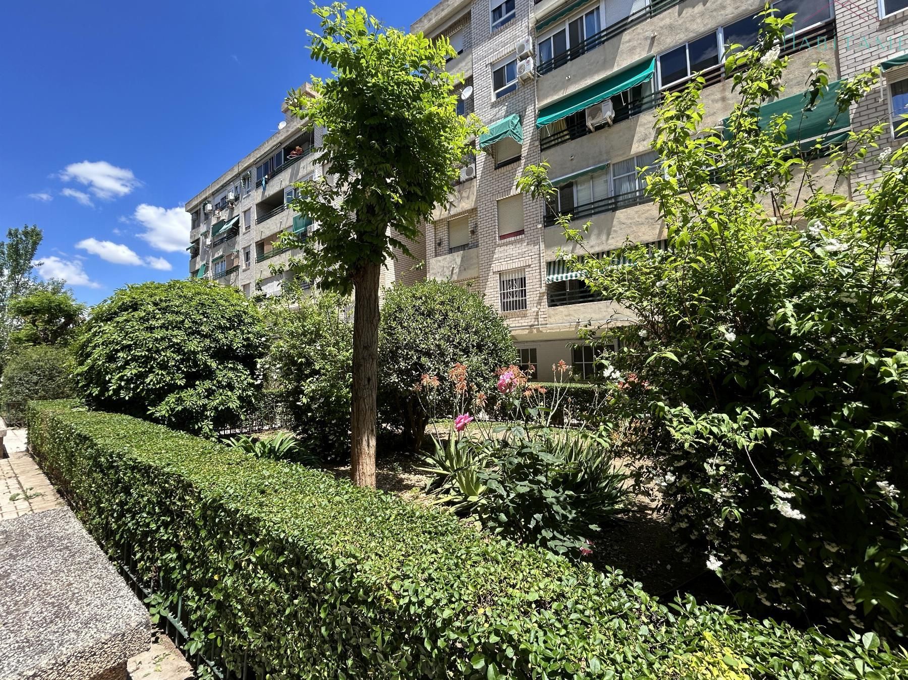Exterior view of Flat for sale in  Granada Capital  with Air Conditioner and Terrace