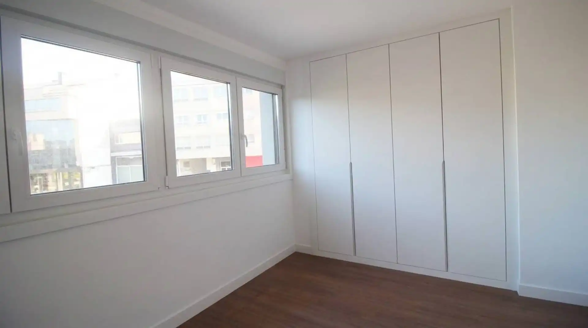 Habitación de Piso en venta en Oleiros con Calefacción, Parquet y Terraza