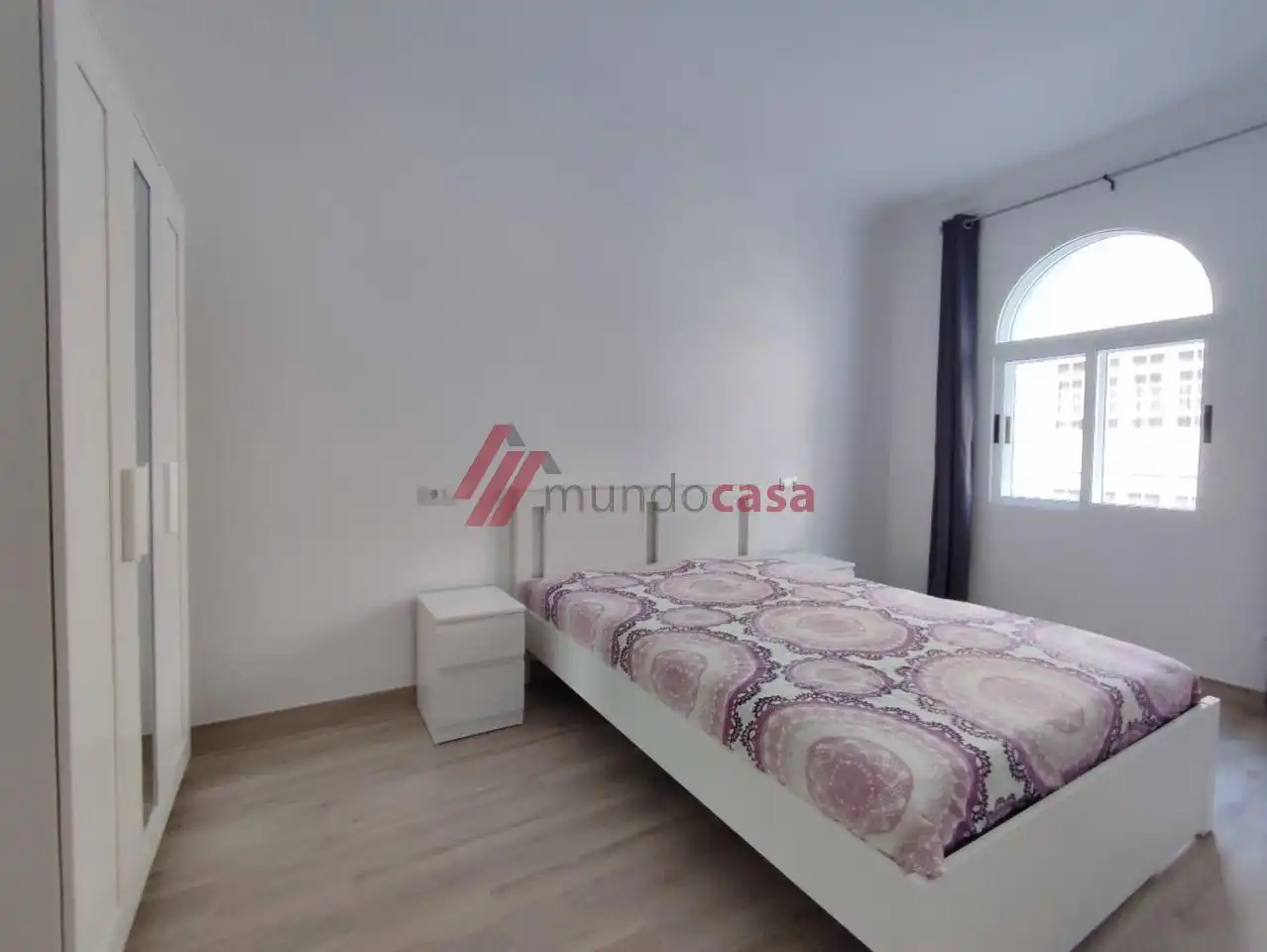 Habitación de Piso de alquiler en Ferrol con Calefacción y Amueblado