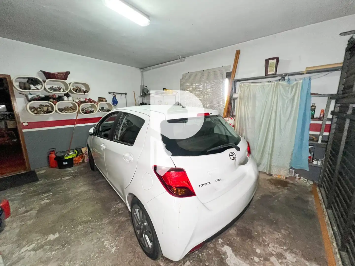 Aparcament de Casa o xalet en venda en Pallejà amb Aire condicionat, Calefacció i Jardí privat