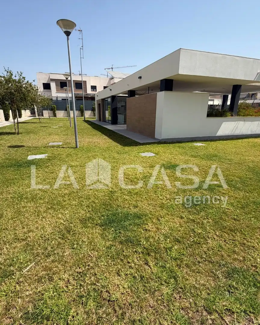 Casa a schiera con piscina in vendita a Entrenúcleos, imagen 40