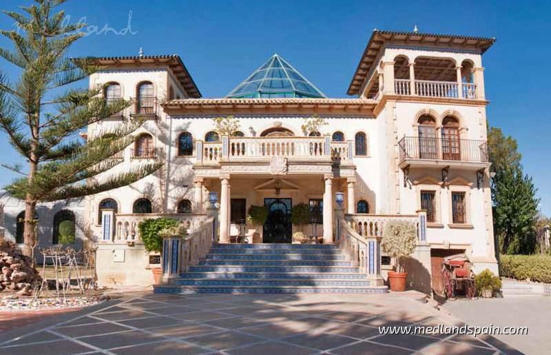 Vista exterior de Casa o xalet en venda en Orihuela amb Aire condicionat, Calefacció i Traster