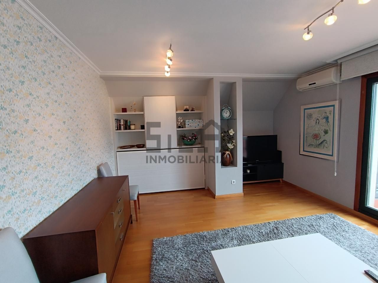 Sala d'estar de Àtic de lloguer en Baiona amb Aire condicionat, Calefacció i Parquet