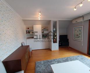 Sala d'estar de Àtic de lloguer en Baiona amb Aire condicionat, Calefacció i Parquet