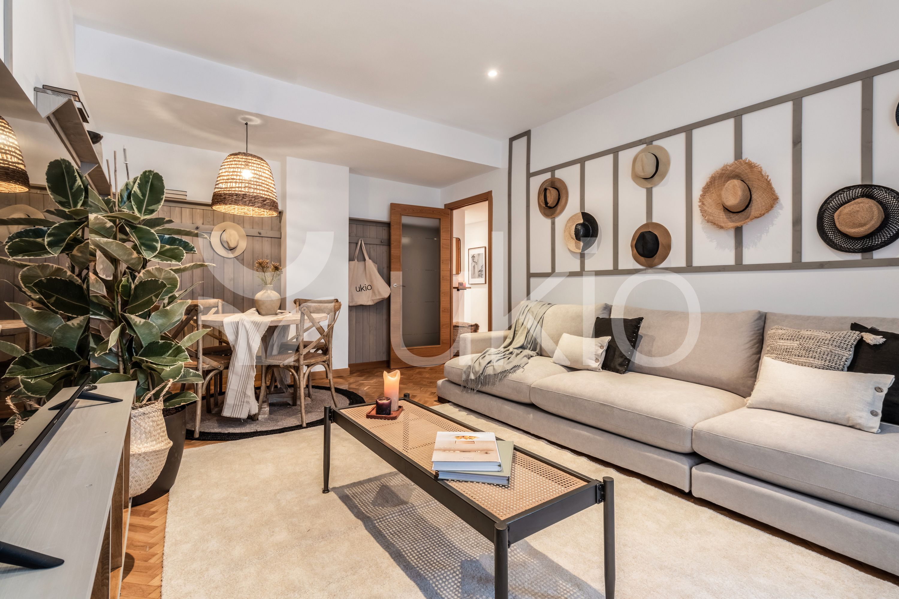 Living room of Apartment to rent in  Madrid Capital  with Air Conditioner, Heating and Storage room