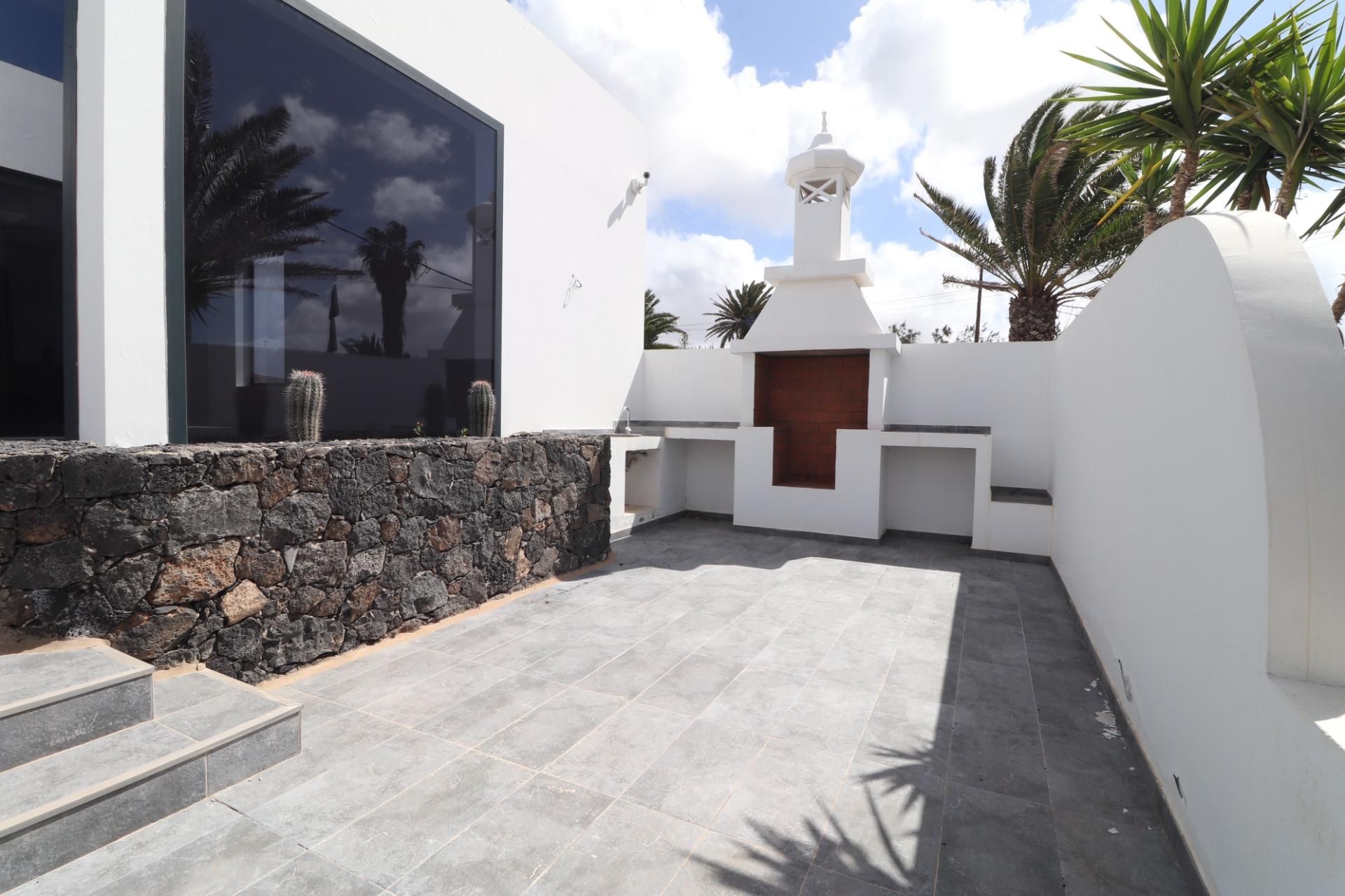 Terrace of House or chalet for sale in San Bartolomé  with Private garden, Terrace and Storage room