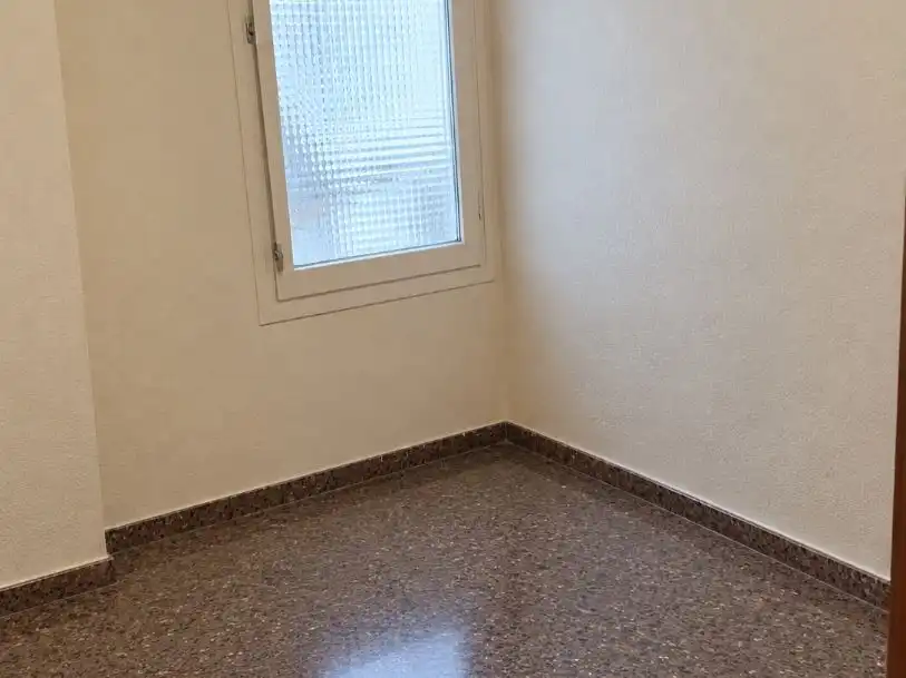Habitación de Piso en venta en  Barcelona Capital con Balcón