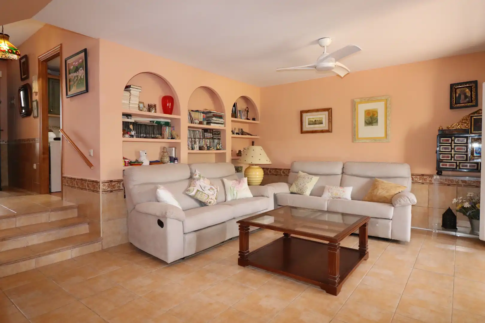 Sala de estar de Casa adosada en venta en Casares con Terraza, Amueblado y Alarma