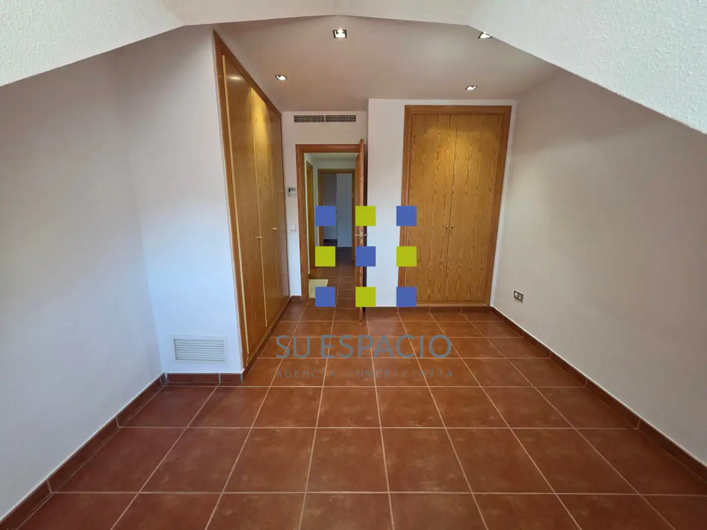 Duplexes for sale in Serranillos del Valle  with Air Conditioner and Heating