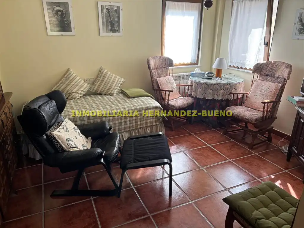 Sala d'estar de Casa o xalet en venda en Sequeros amb Calefacció, Jardí privat i Terrassa