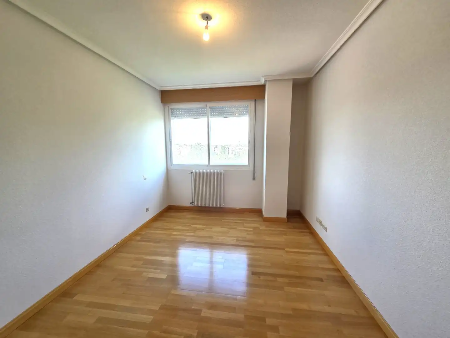 Dormitori de Pis en venda en Burgos amb Calefacció, Parquet i Traster
