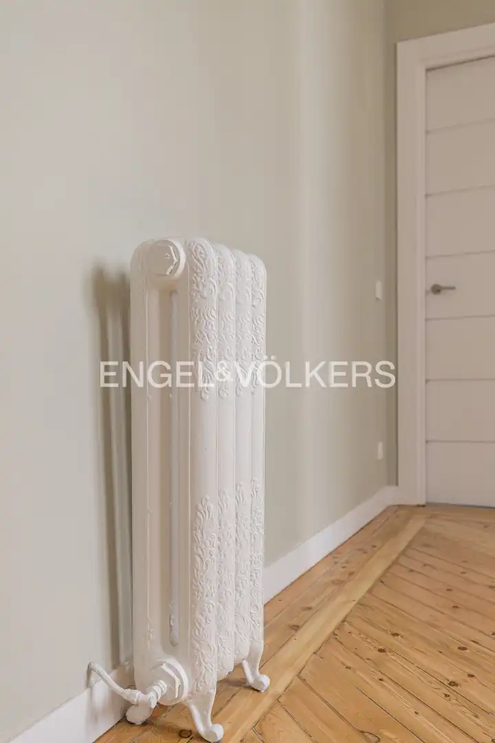 Außenansicht von Wohnung zur Miete in Madrid mit Klimaanlage, Heizung und Parkett