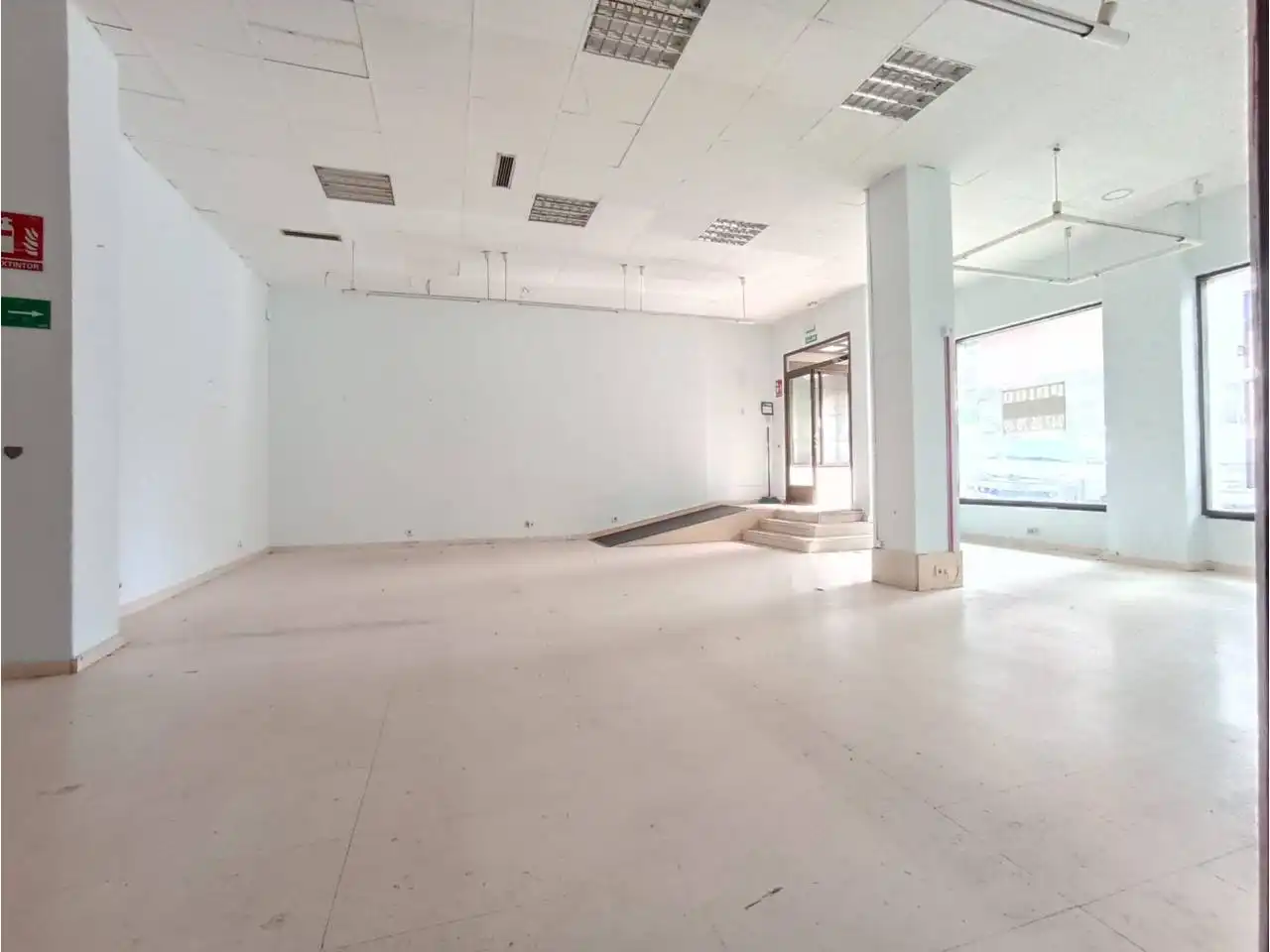 Business premises for sale in Calle Legión Española, imagen 12