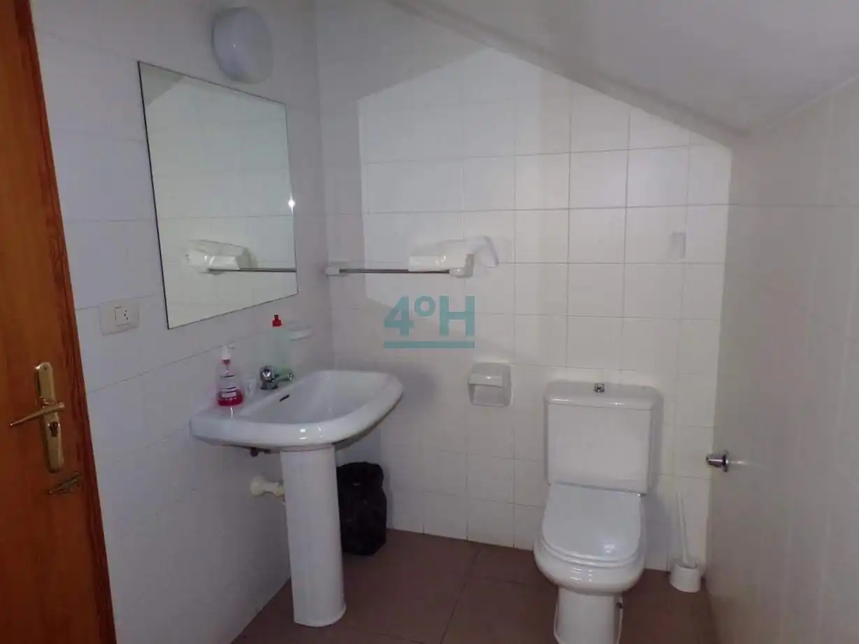 Baño de Oficina en venta en Ourense Capital  con Amueblado
