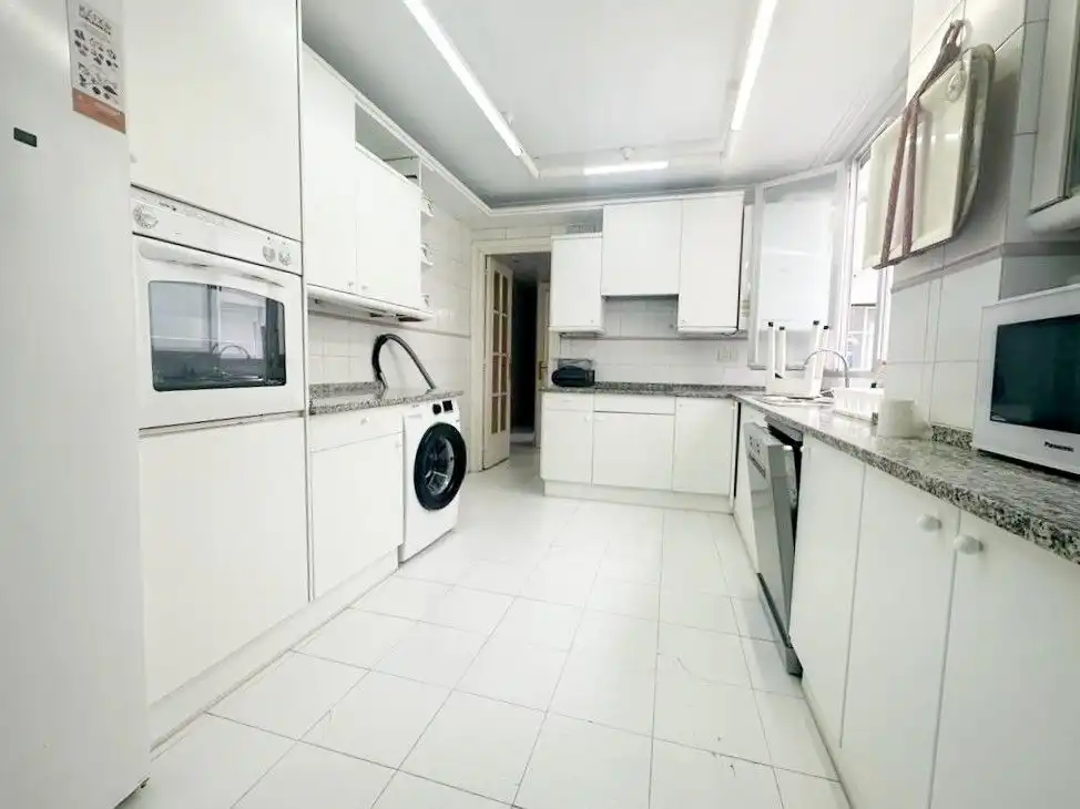 Cocina de Piso de alquiler en Bilbao  con Calefacción