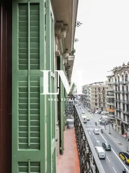 Vista exterior de Apartament en venda en Barcelona amb Aire condicionat, Terrassa i Balcó