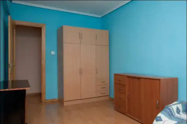 Habitación de Piso para compartir en Catarroja con Parquet y Amueblado