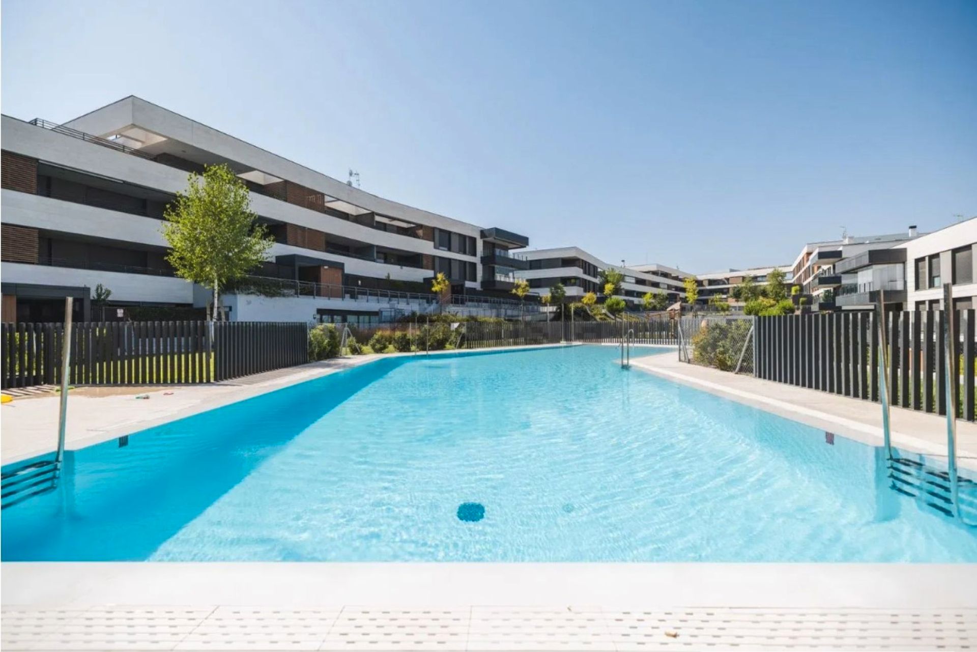 Swimming pool of Flat to rent in Las Rozas de Madrid  with Air Conditioner, Heating and Parquet flooring