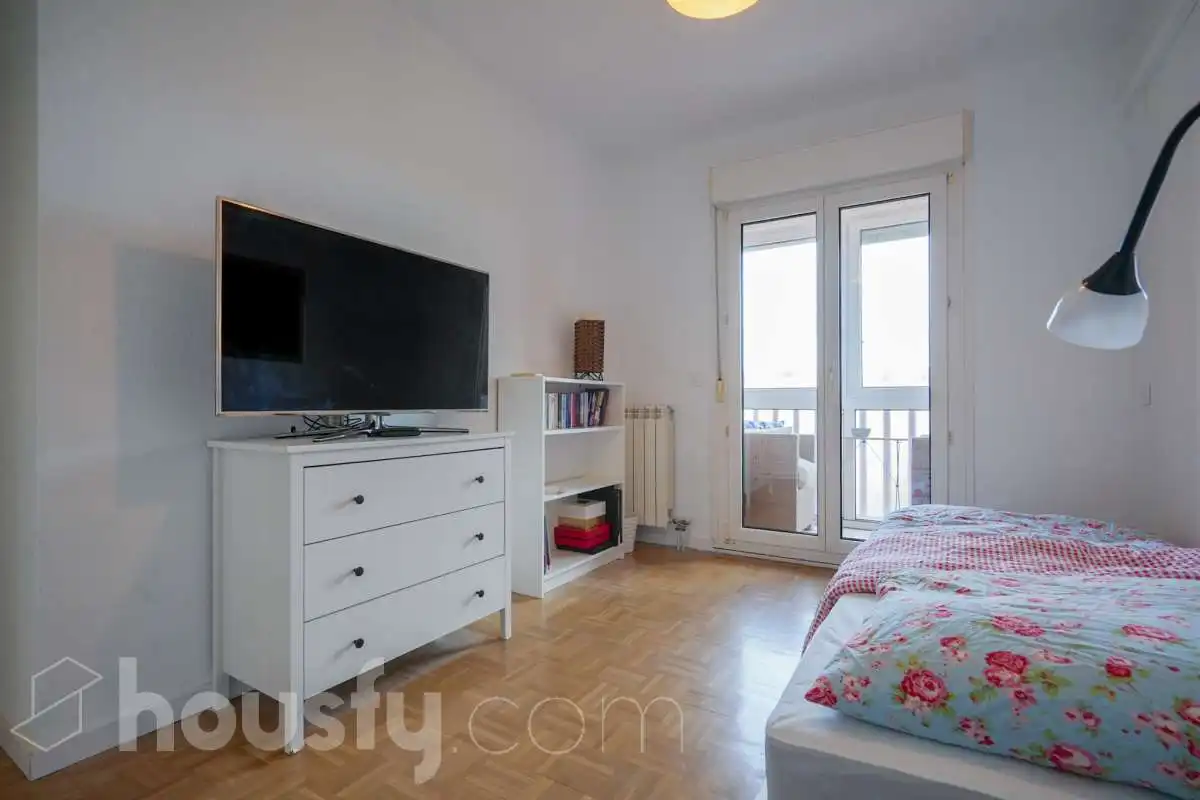 Bedroom of Flat for rent in Madrid  with Air Conditioner, Heating and Furnished