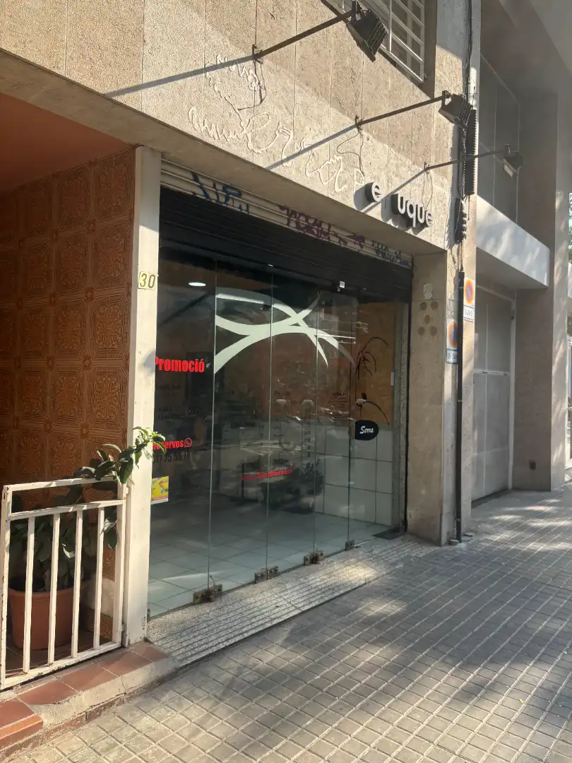 Business premises for sale in Avinguda de la Mare de Déu de Montserrat 30