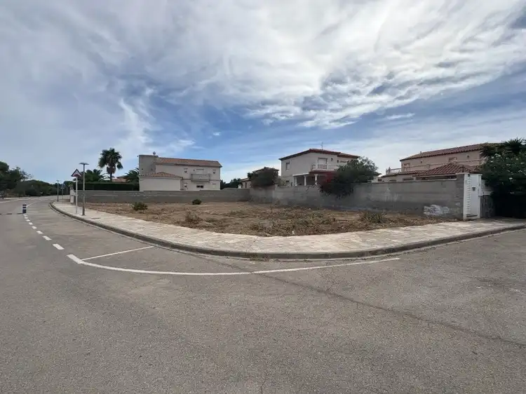 Terreno residencial en venta en Miami Platja