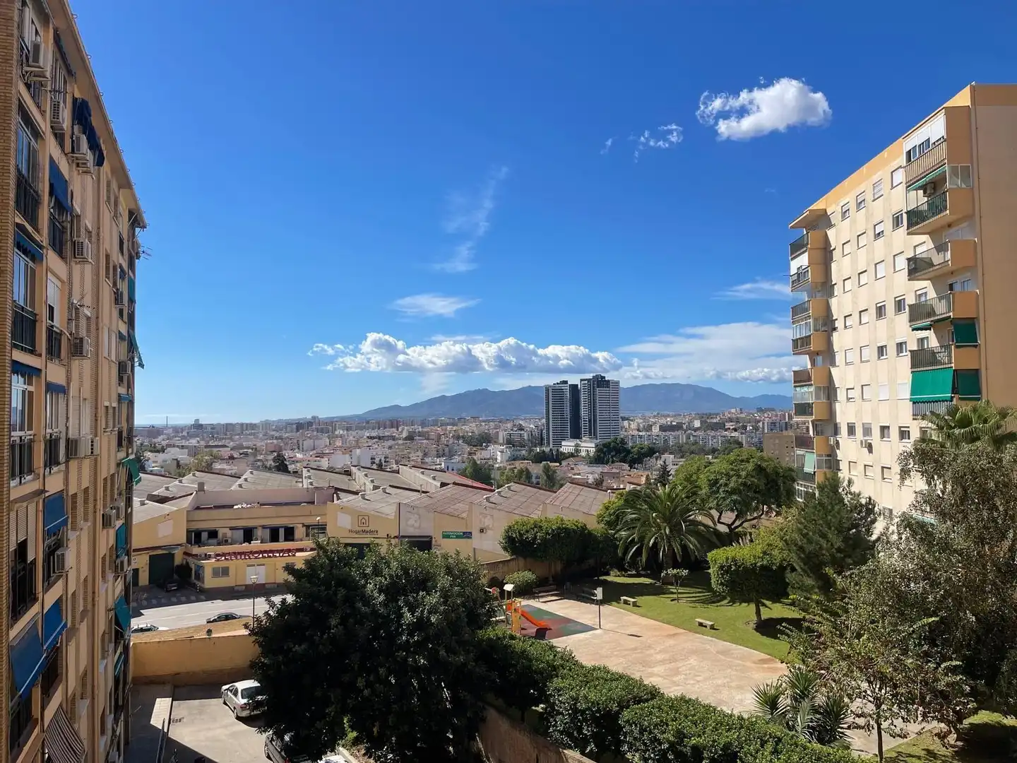 Vista exterior de Piso de alquiler en Málaga con Aire acondicionado, Amueblado y Lavadora