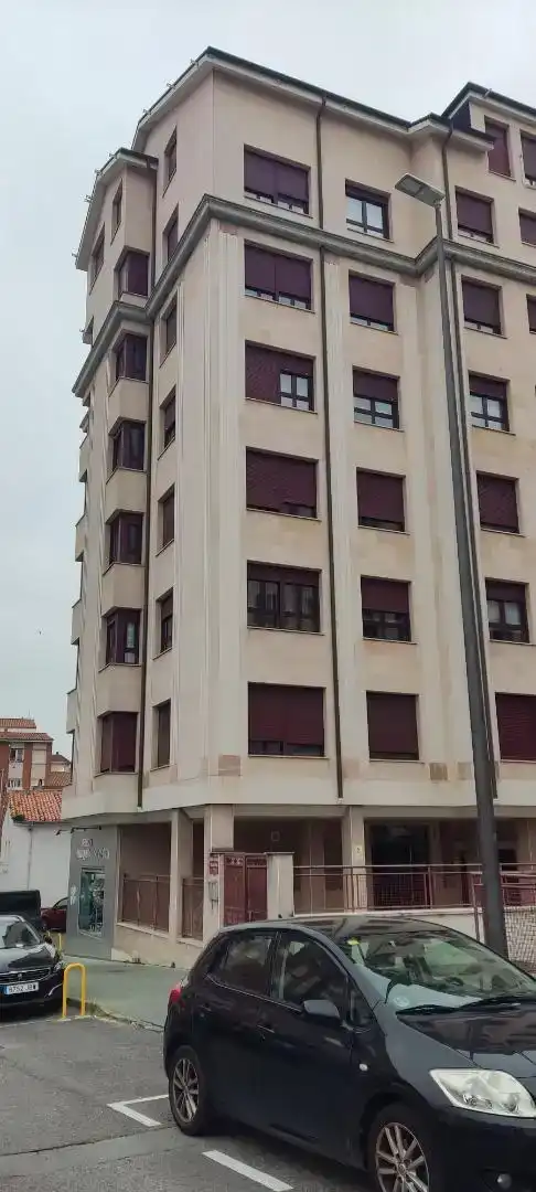 Vista exterior de Pis en venda en Corvera de Asturias