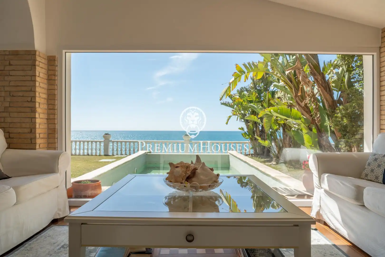 Terrace of Houses for sale in Vilanova i la Geltrú  with Air Conditioner, Heating and Private garden