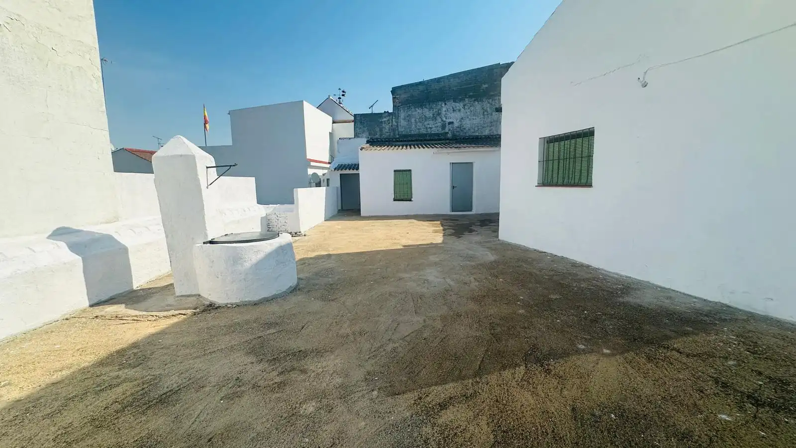 Vista exterior de Casa o xalet en venda en Aznalcázar amb Aire condicionat, Calefacció i Jardí privat