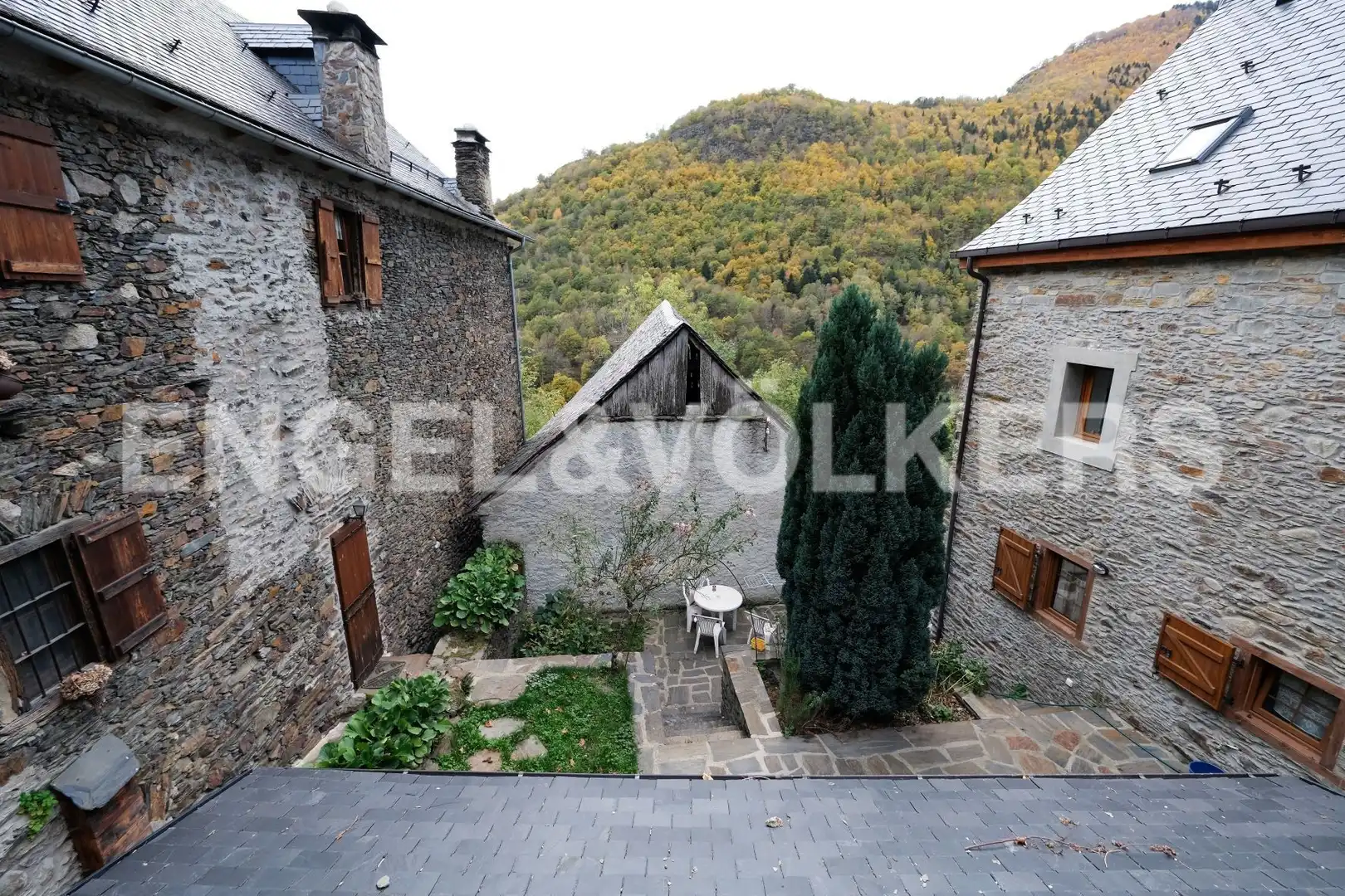 Vista exterior de Casa o chalet en venta en Bausen con Jardín privado