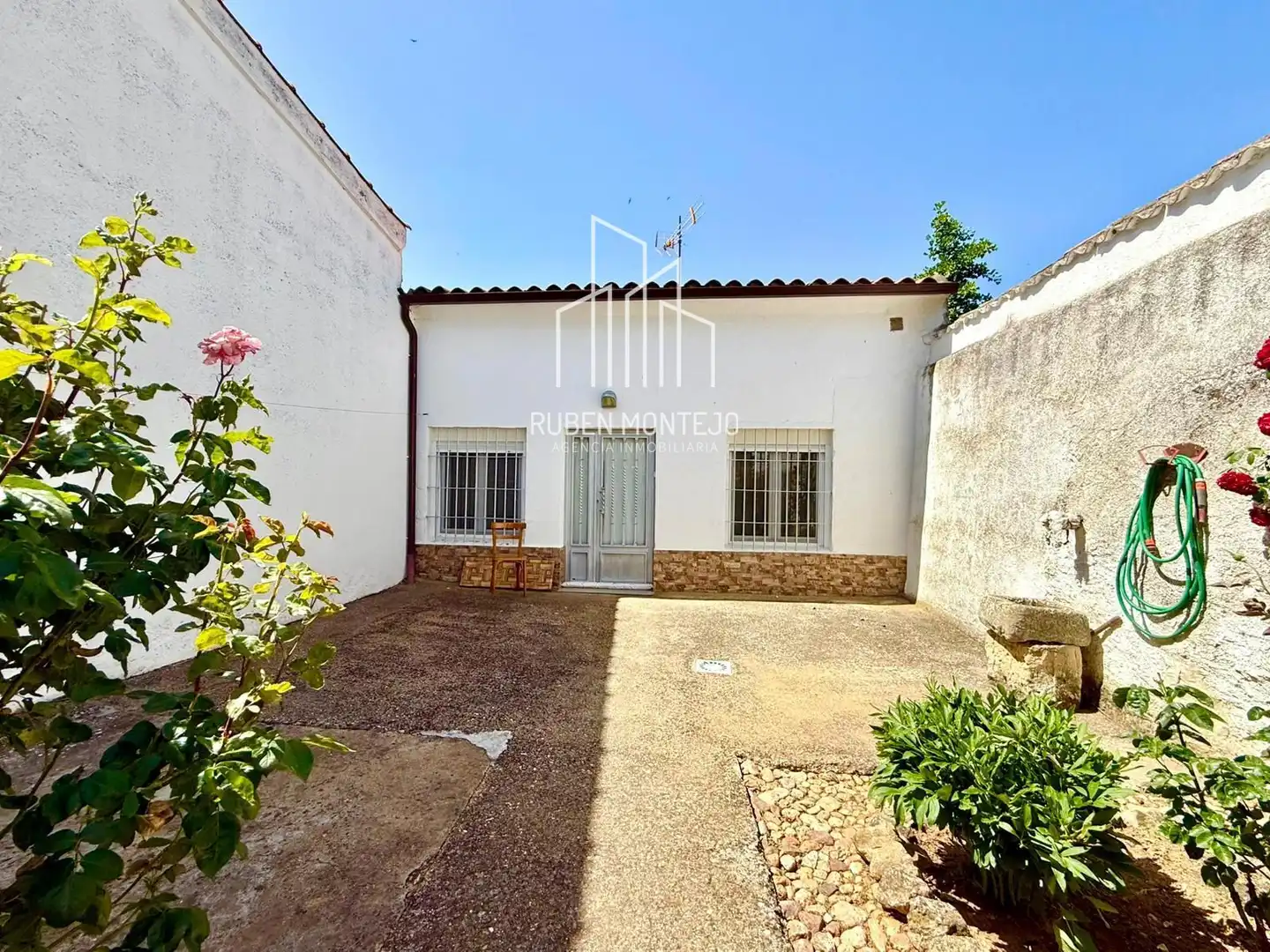 Exterior view of Houses for sale in Topas  with Private garden and Furnished
