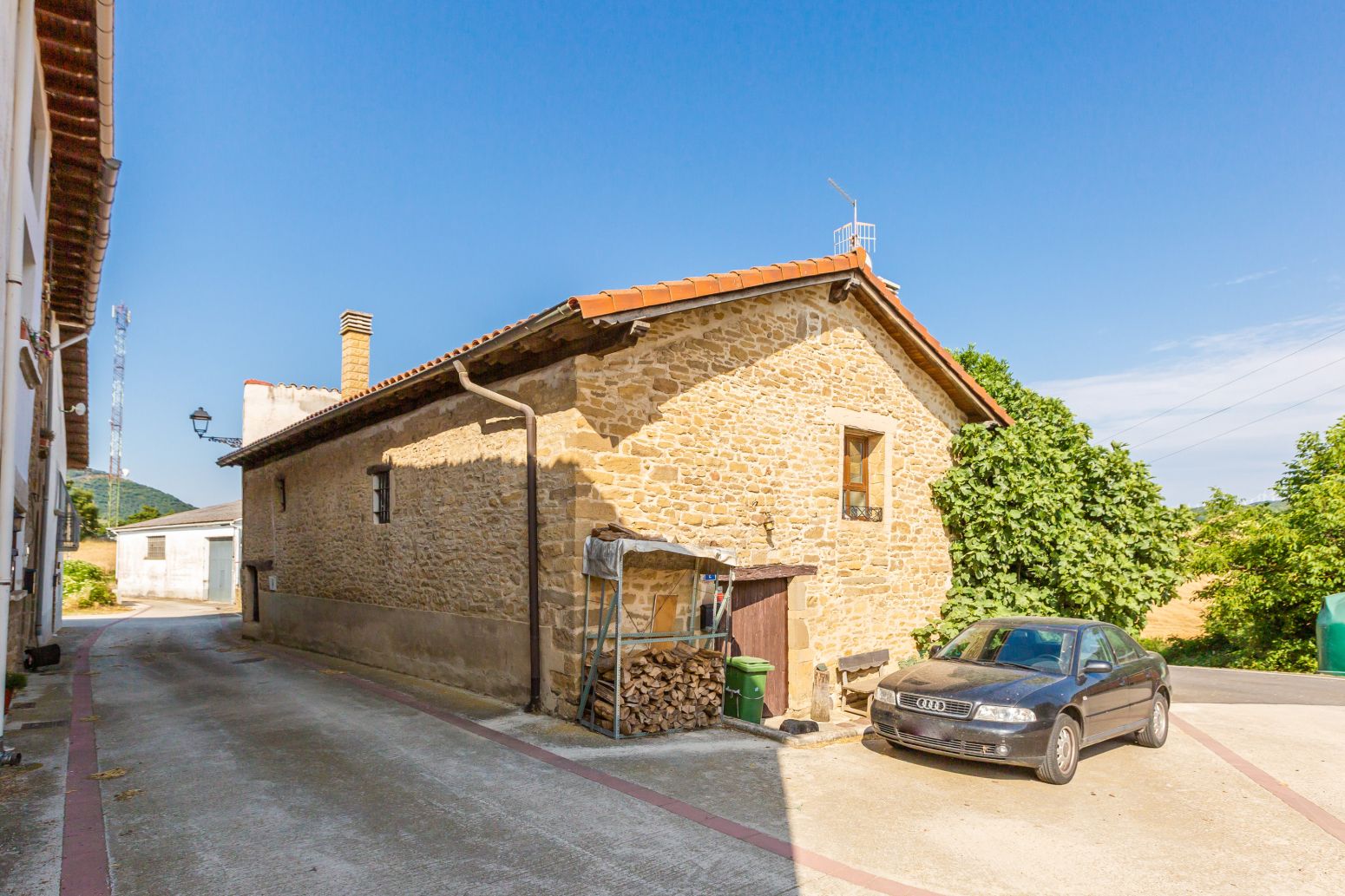 Exterior view of Single-family semi-detached for sale in Ibargoiti  with Heating, Parquet flooring and Terrace