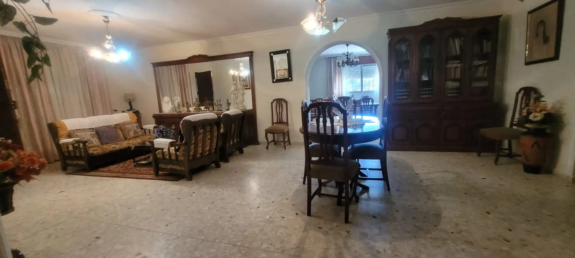 Menjador de Casa o xalet en venda en Algeciras amb Aire condicionat, Jardí privat i Terrassa